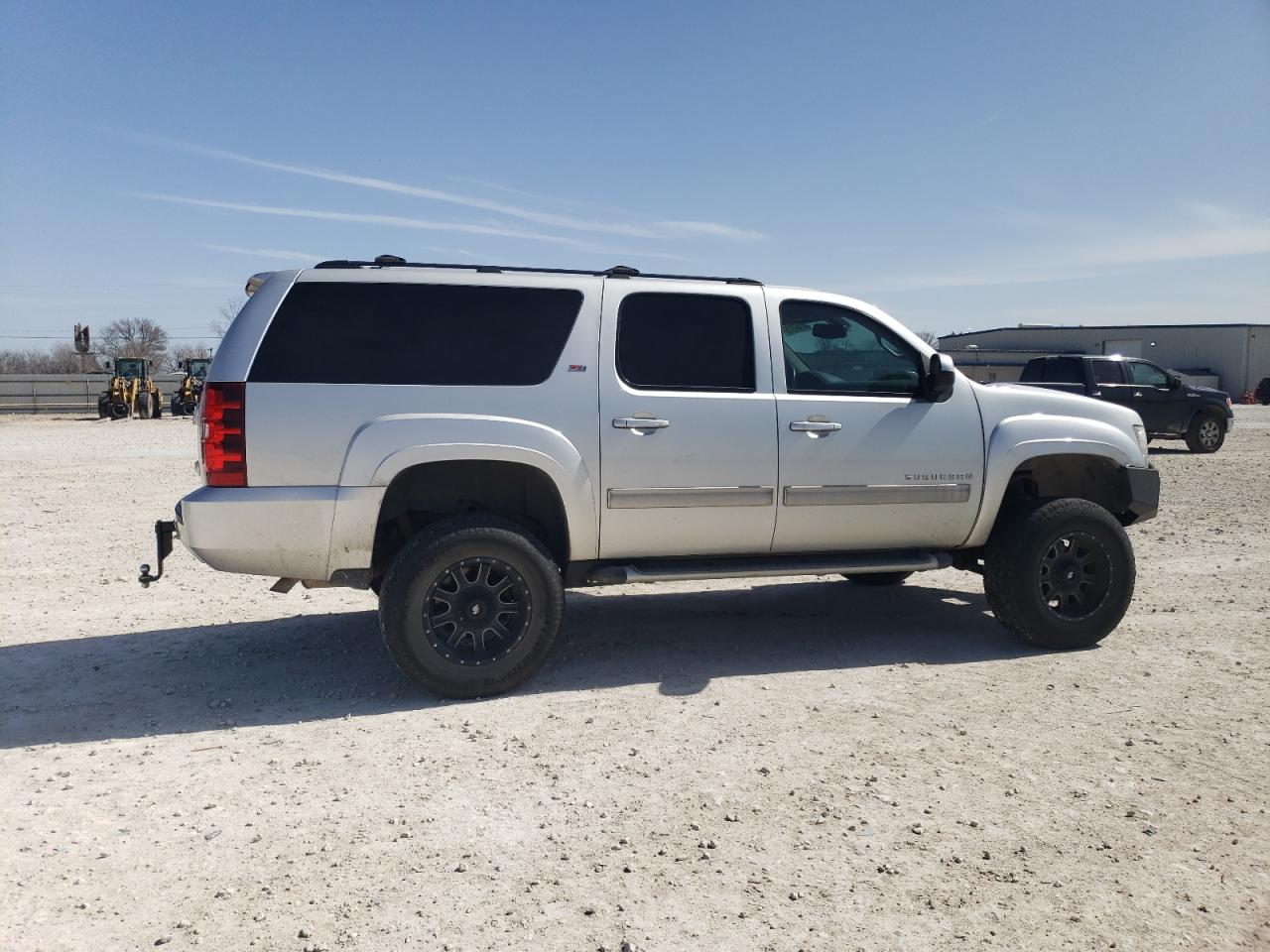 2013 Chevrolet Suburban - Image 3