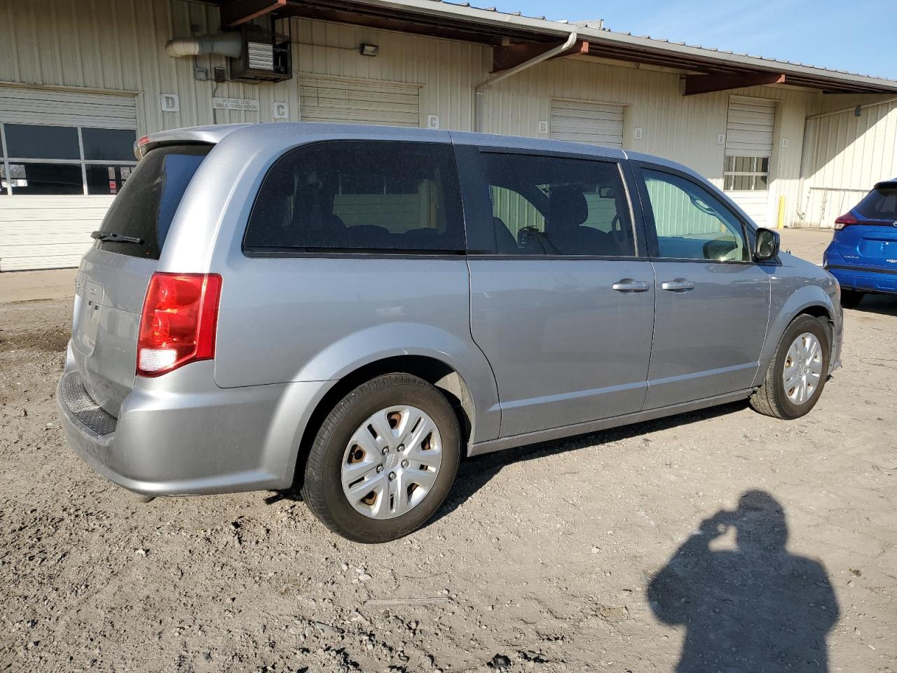 2018 Dodge Caravan - Image 3