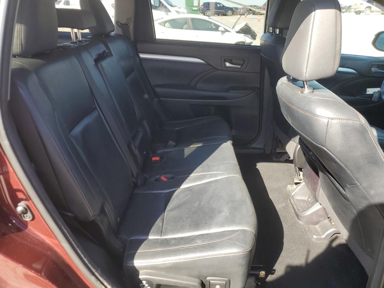 2014 Toyota Highlander - Image 11