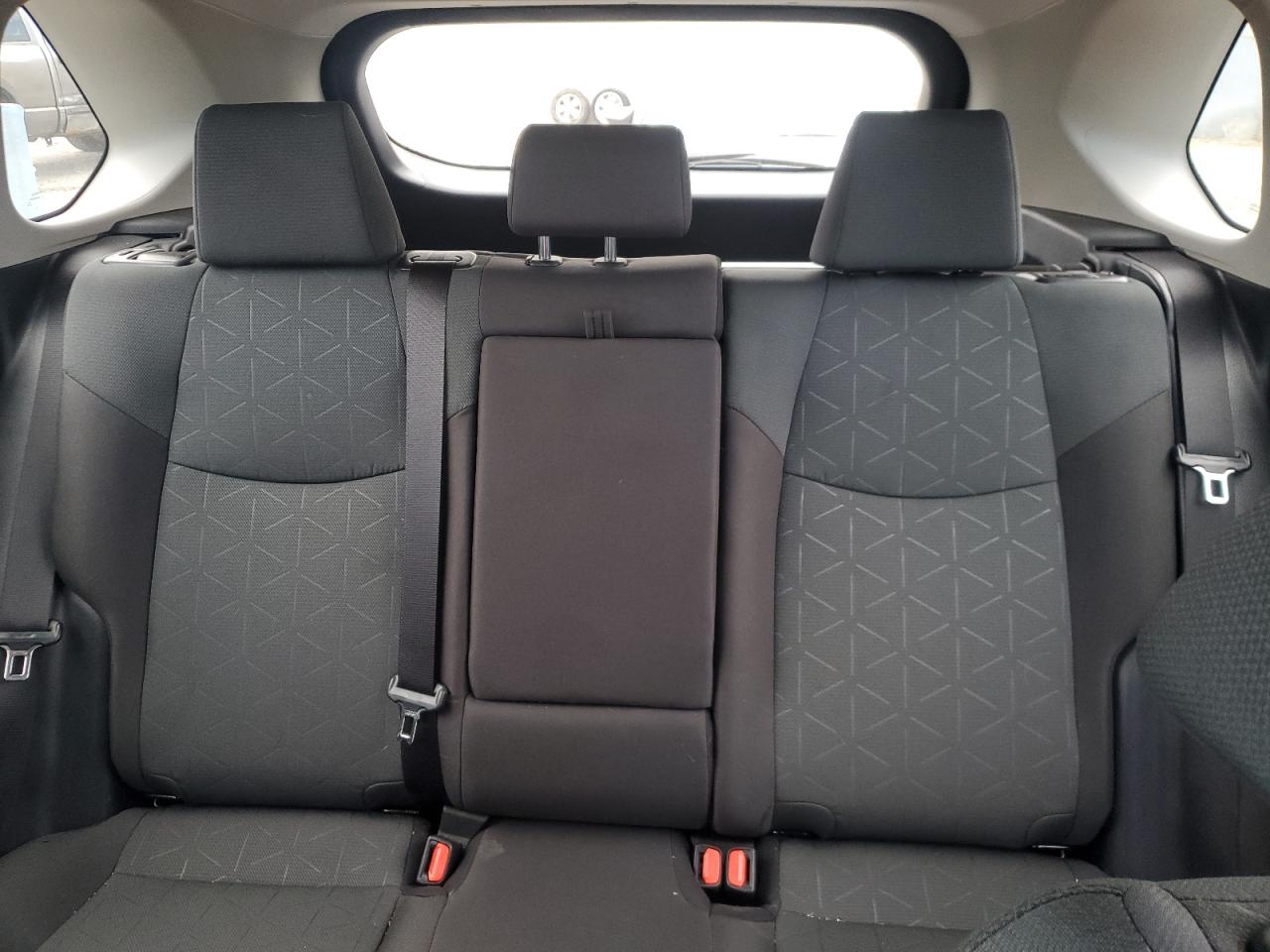 2024 Toyota RAV 4 - Image 10
