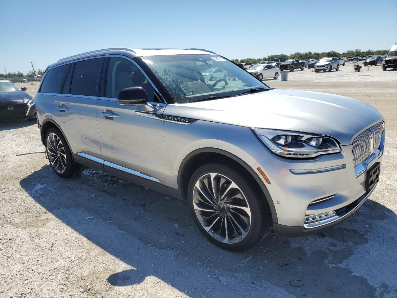 2021 Lincoln Aviator - Image 4