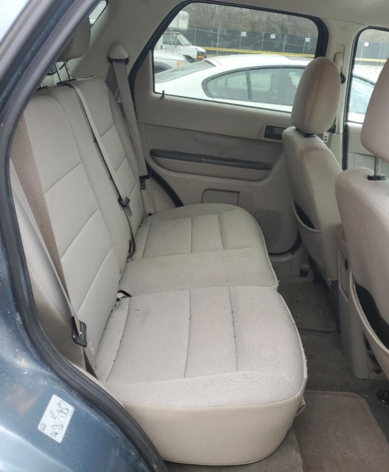 2011 Ford Escape - Image 11