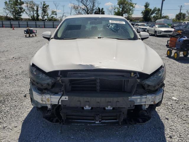  FORD FUSION 2017 Srebrny