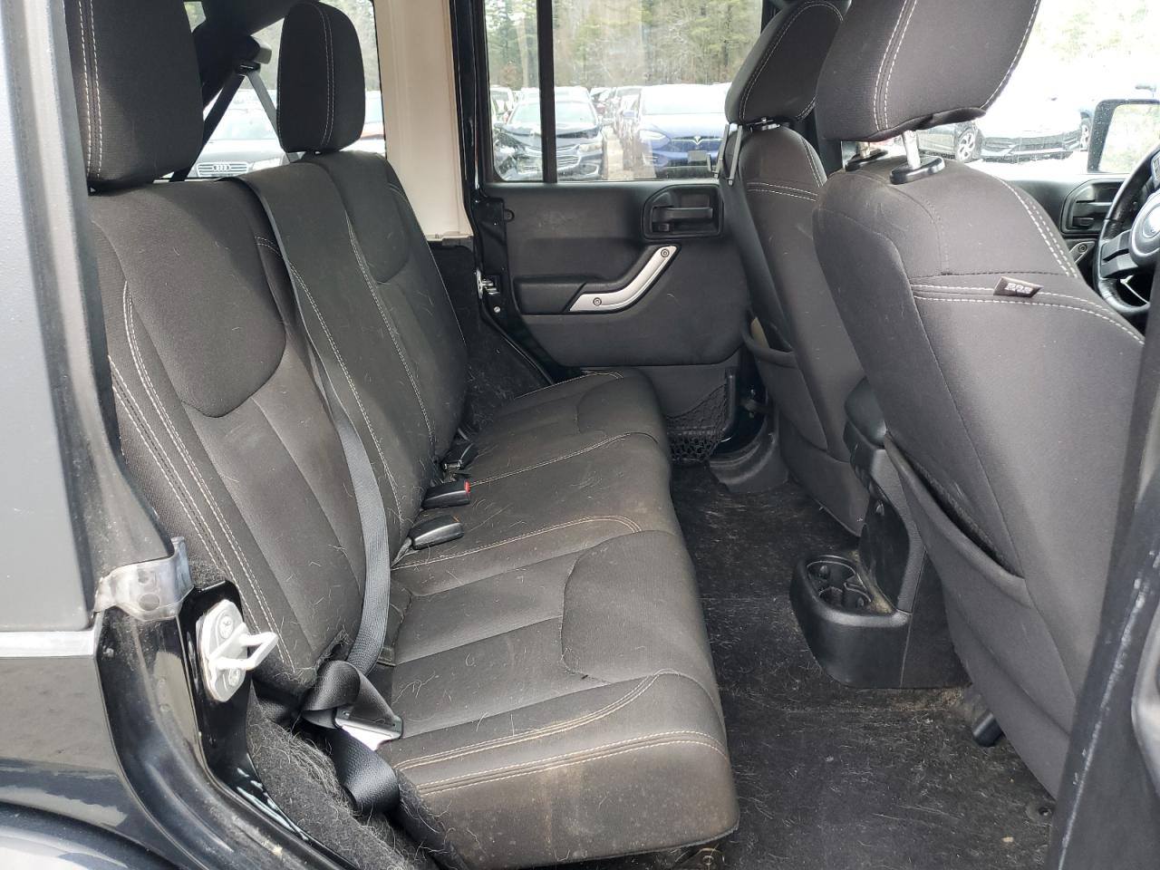 2015 Jeep Wrangler - Image 10