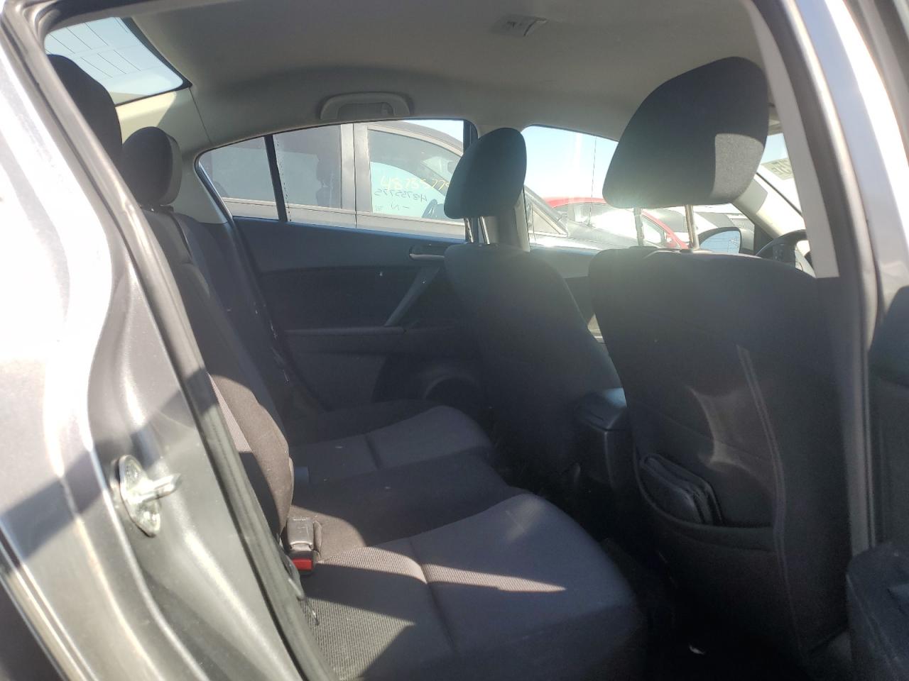 2010 Mazda 3 - Image 10