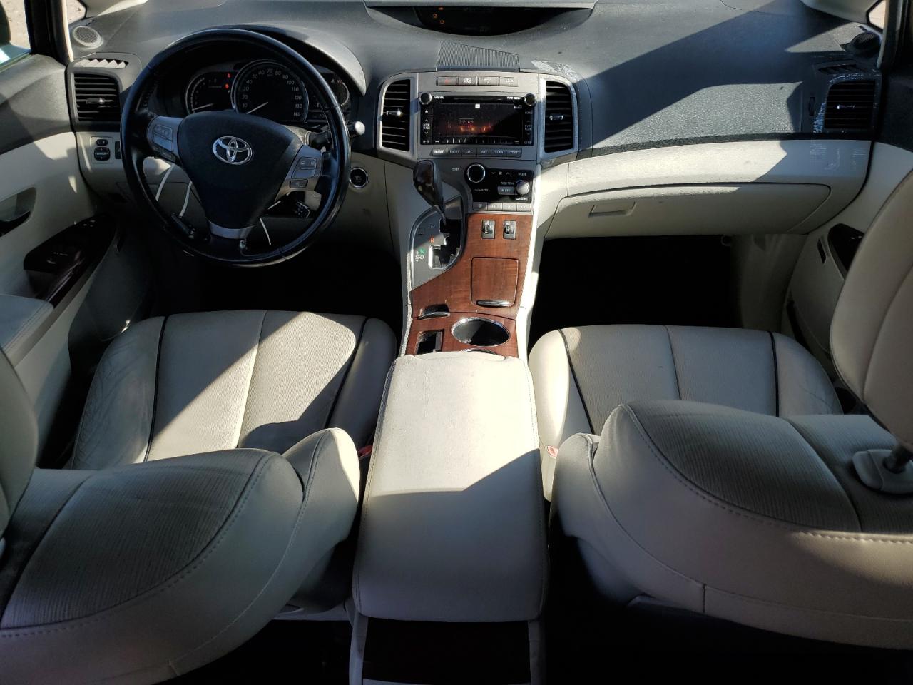 2010 Toyota Venza - Image 8