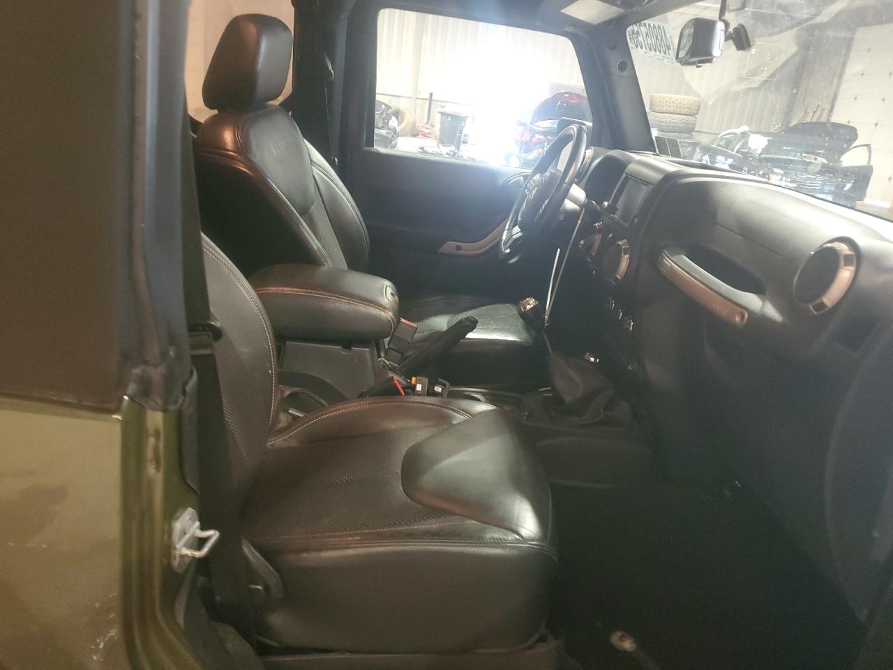 2016 Jeep Wrangler - Image 10