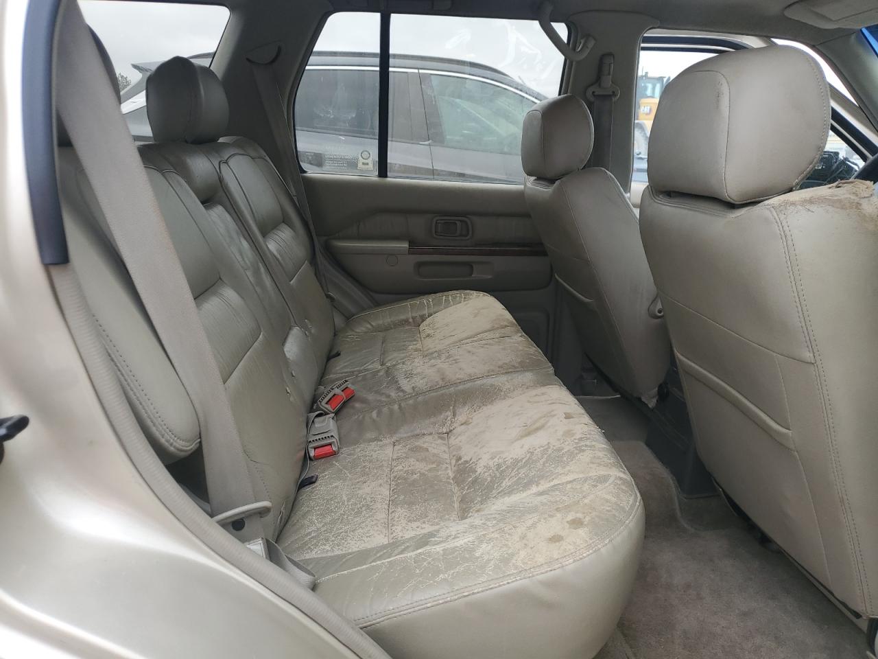 1998 Infiniti QX4 - Image 11