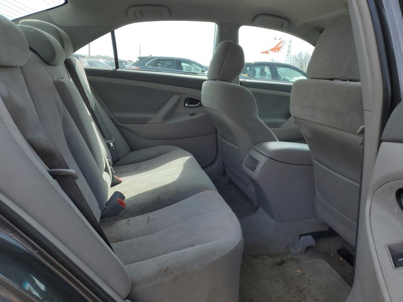 2010 Toyota Camry - Image 10