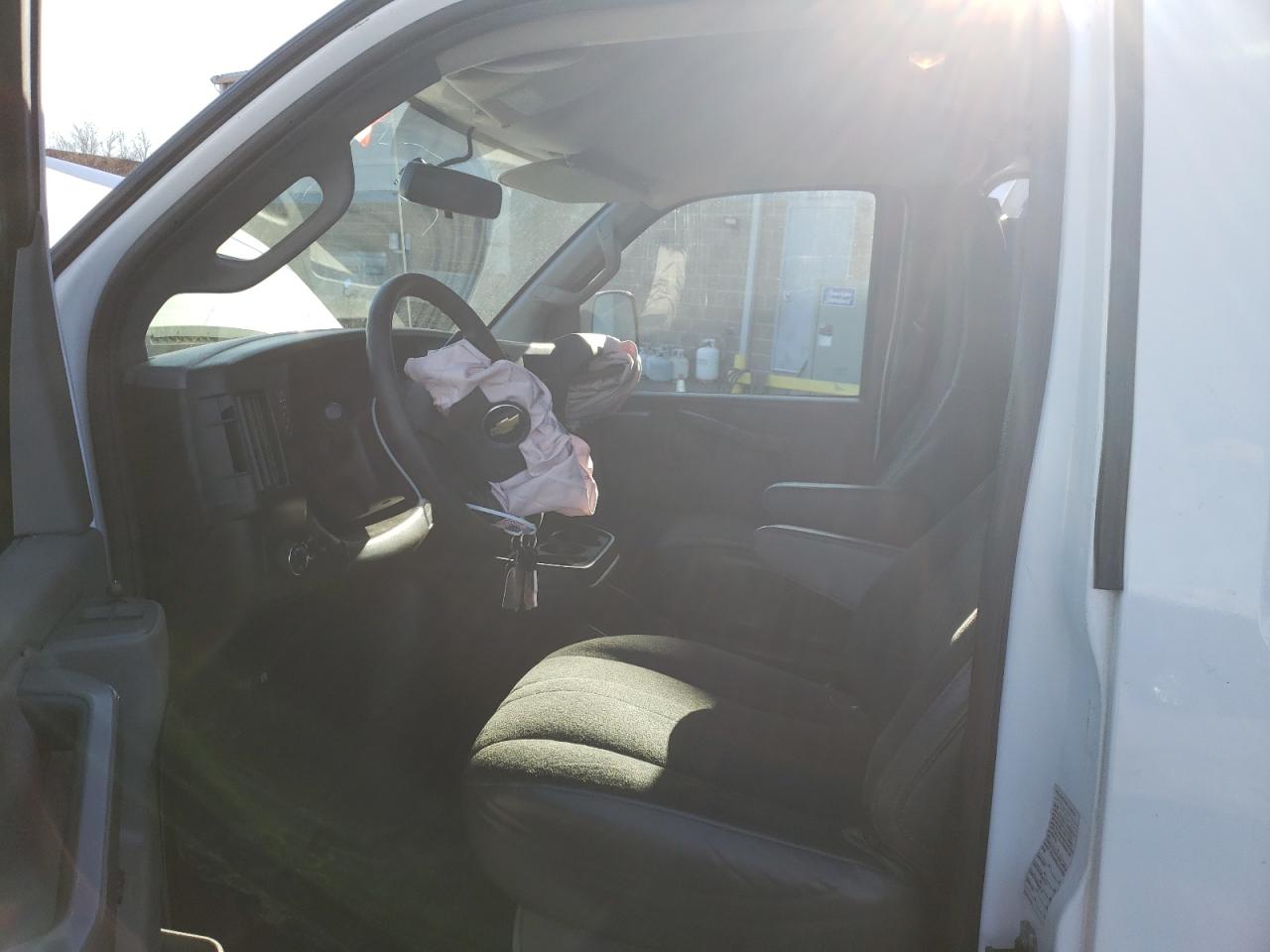 2021 Chevrolet Express G2500 VIN: 1GCWGAF79M1270926 Lot: 48314775