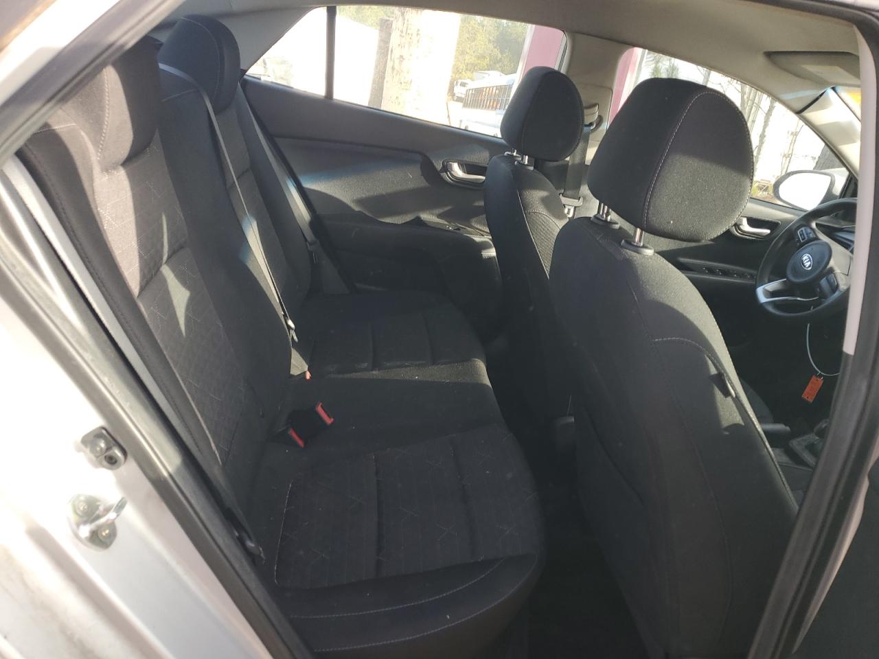 2019 Kia Rio - Image 10