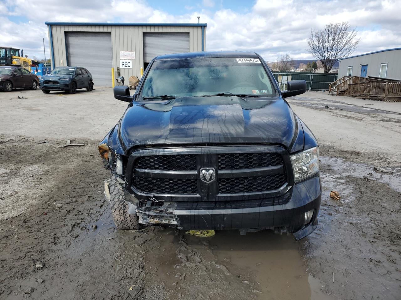 2016 RAM 1500 - Image 5