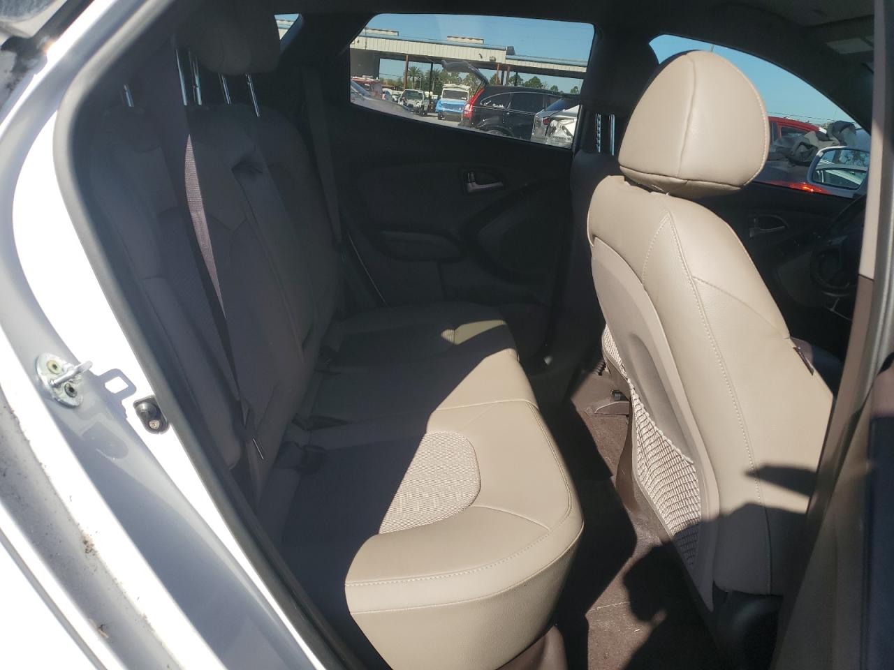 2015 Hyundai Tucson - Image 11