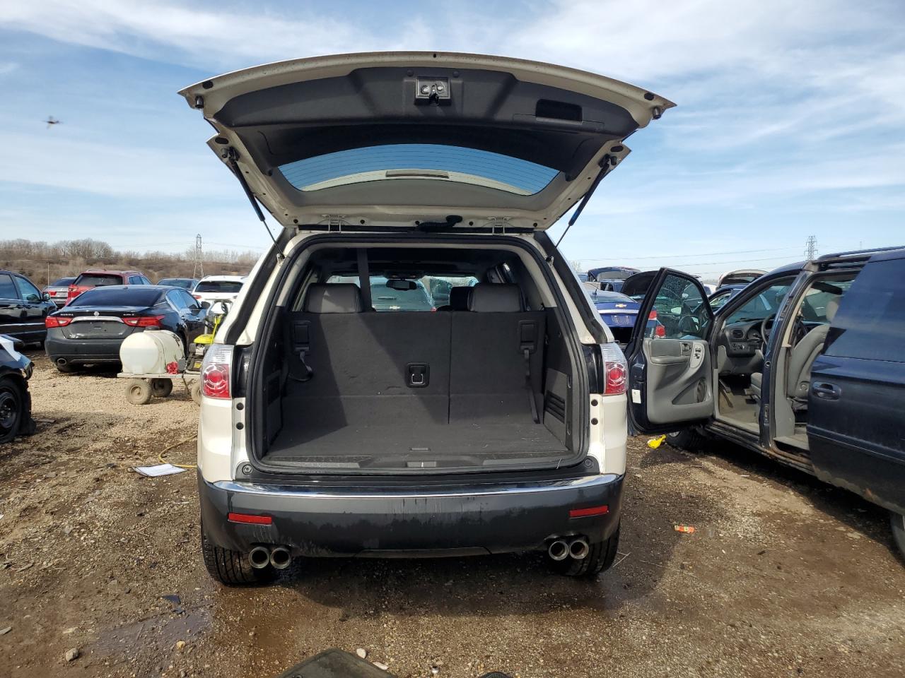 2009 GMC Acadia - Image 6