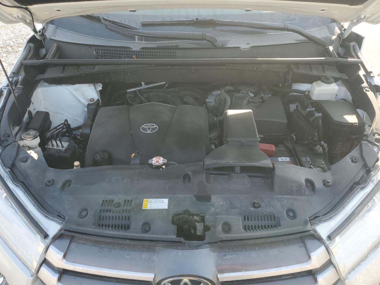 2019 Toyota Highlander - Image 12