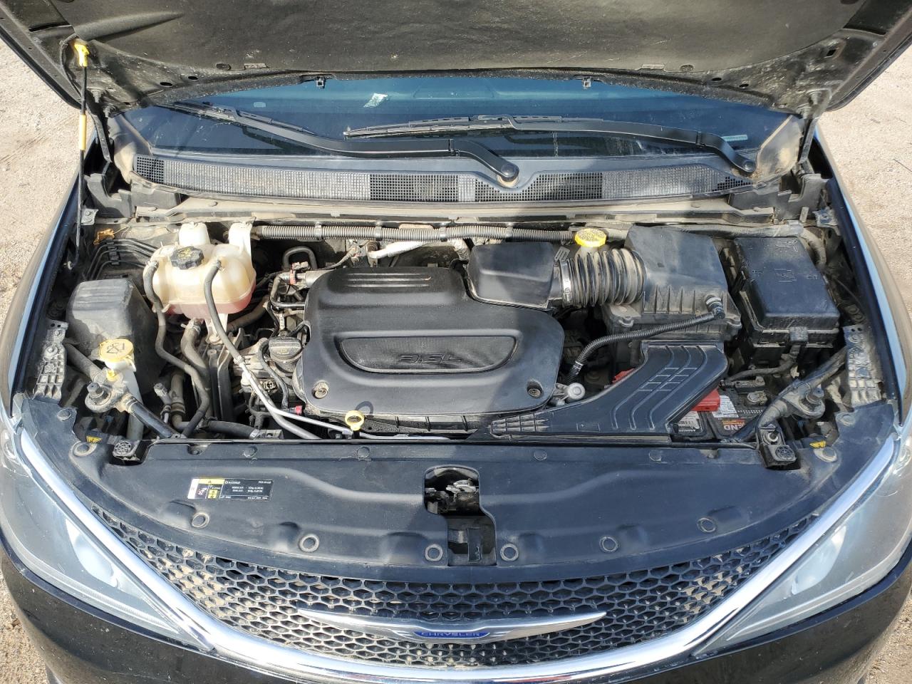 2020 Chrysler Pacifica - Image 12