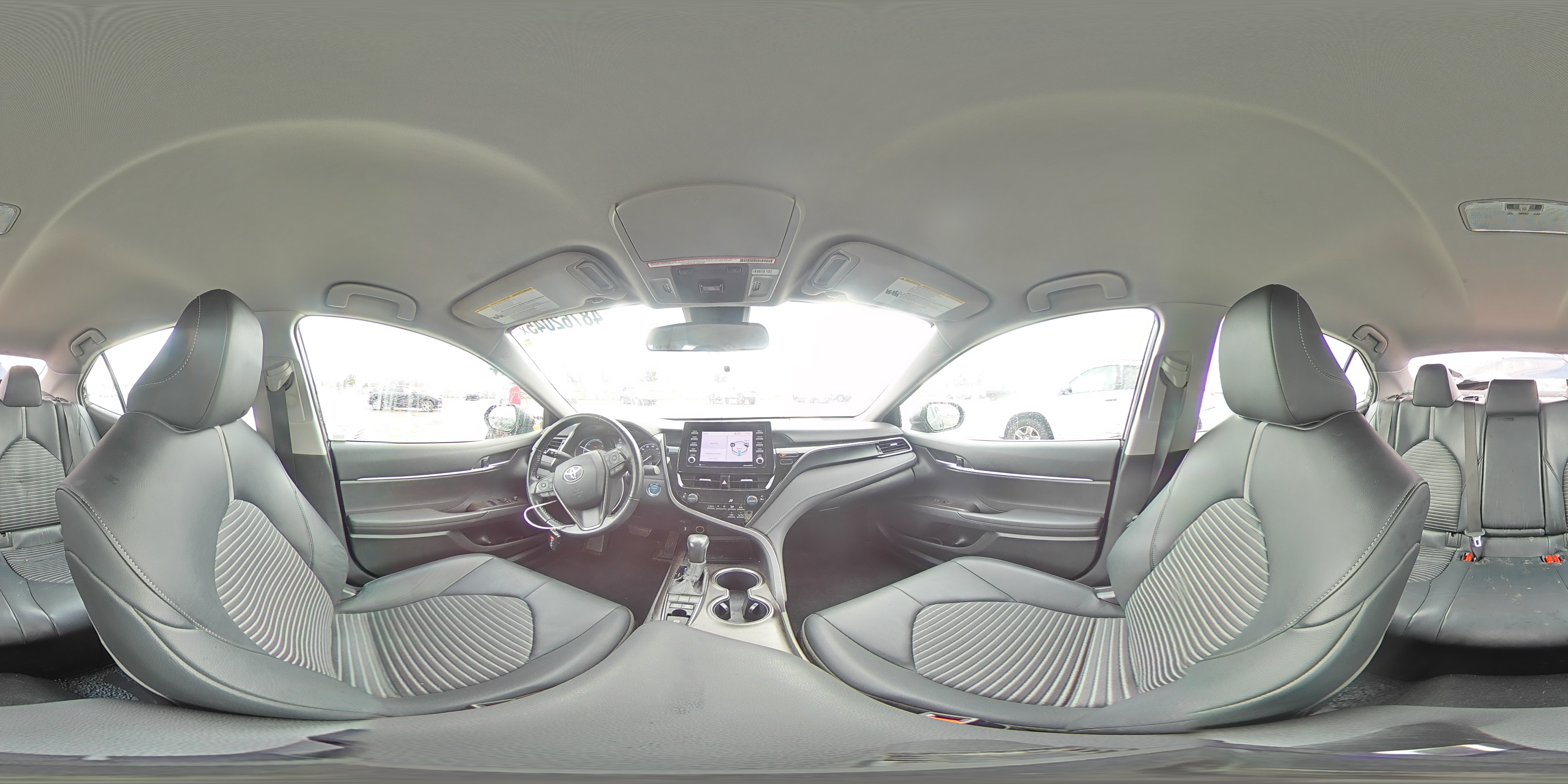 2022 Toyota Camry - Image 13
