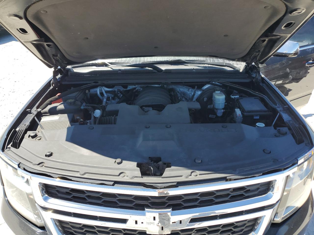 2015 Chevrolet Suburban - Image 12