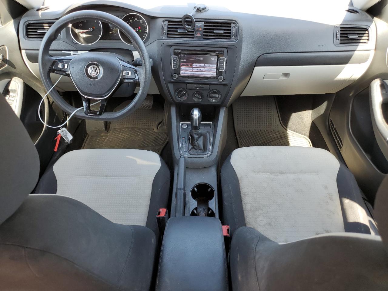2015 Volkswagen Jetta - Image 8