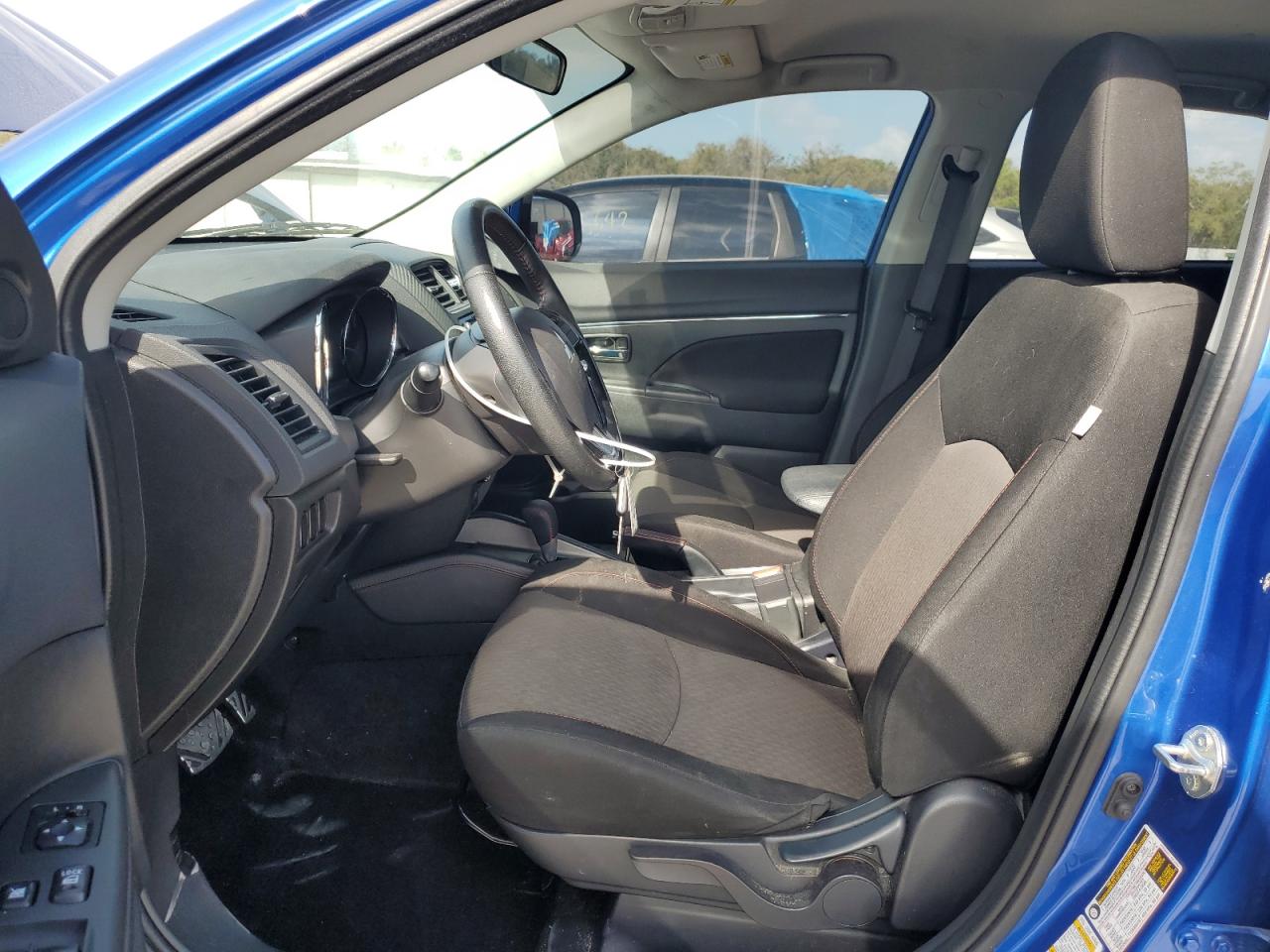 2018 Mitsubishi Outlander - Image 7