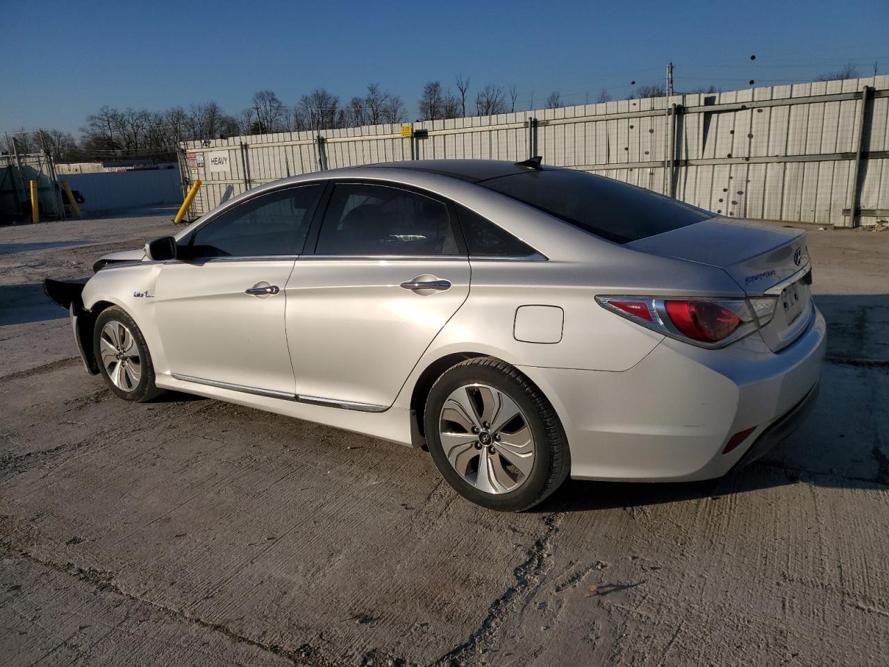 2015 Hyundai Sonata - Image 2