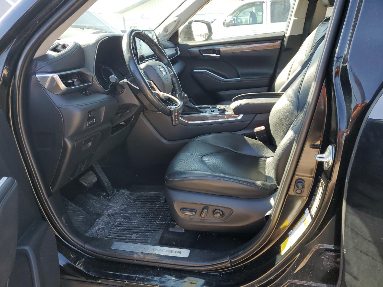 2020 Toyota Highlander - Image 7