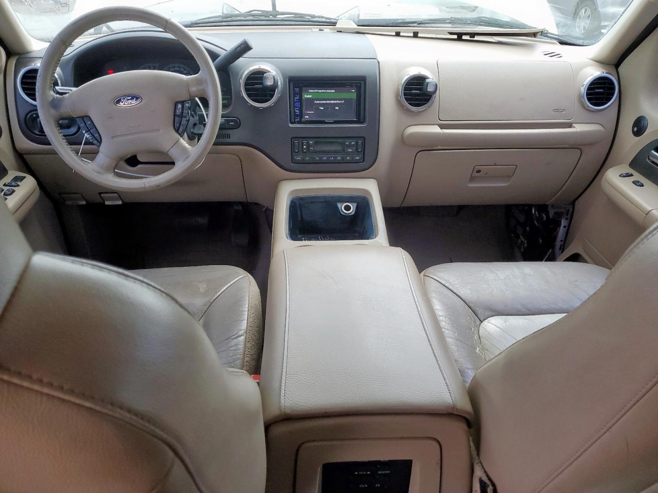 2004 Ford Expedition - Image 8