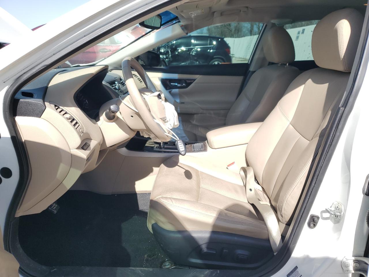 2015 Nissan Altima - Image 7