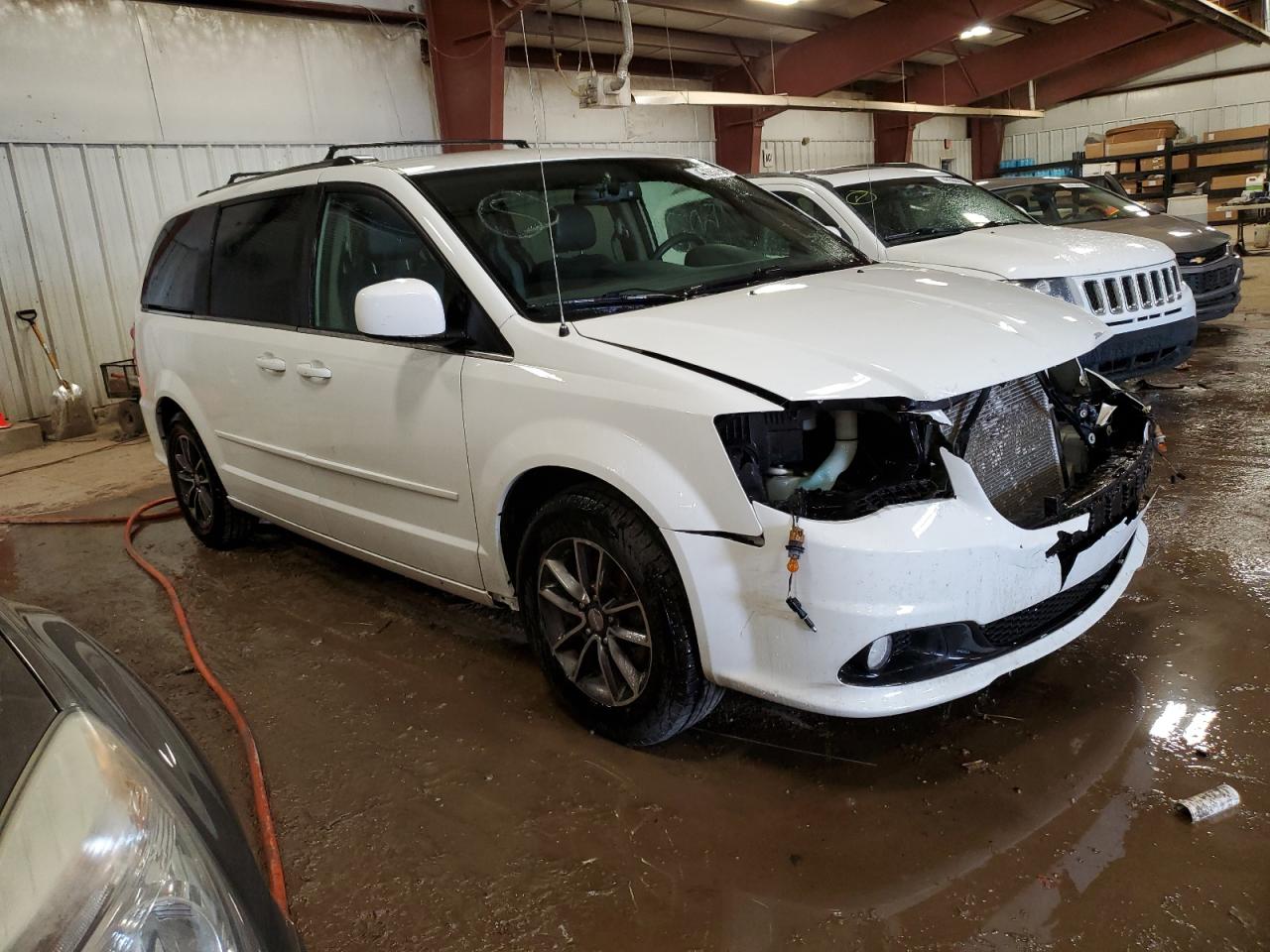 2017 Dodge Caravan - Image 4