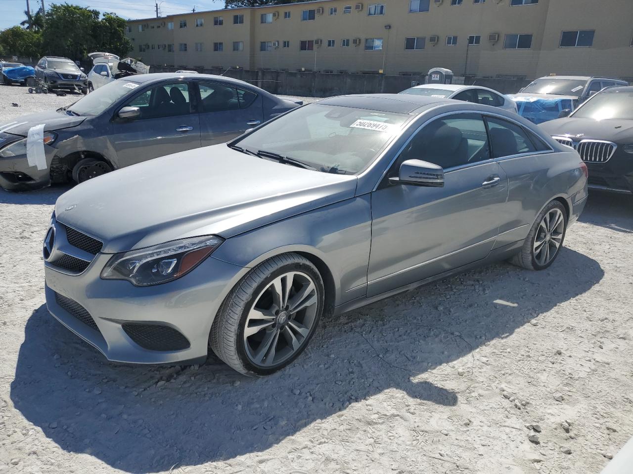 2016 Mercedes-Benz E 400 იყიდება Opa Locka-ში, FL - Minor Dent/Scratches
