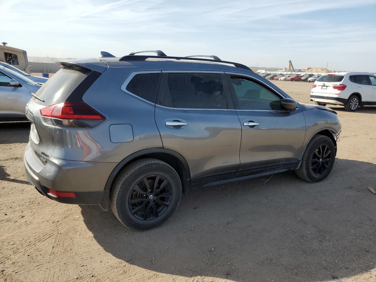 2018 Nissan Rogue - Image 3