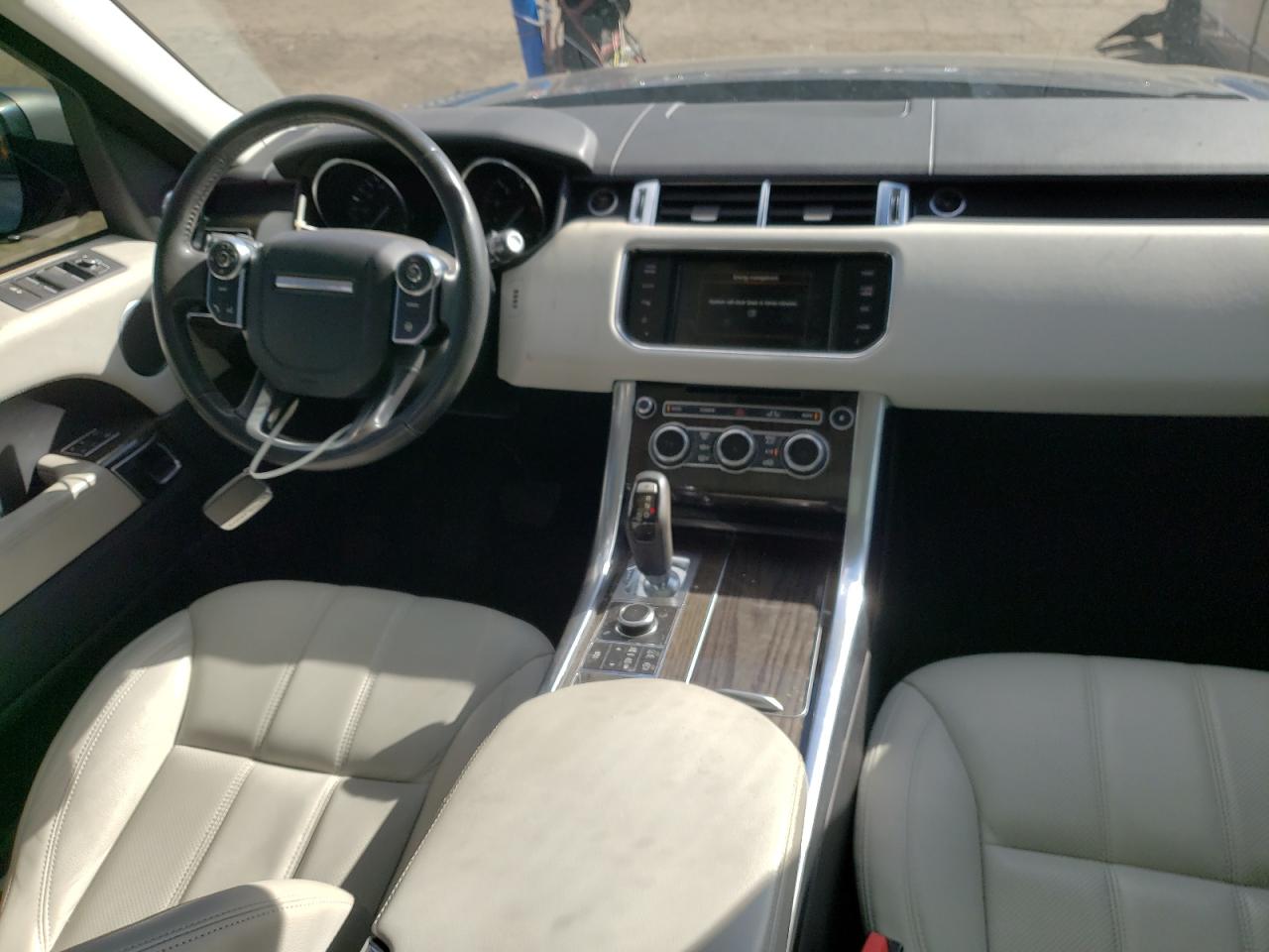 2015 Land Rover Range Rover - Image 8