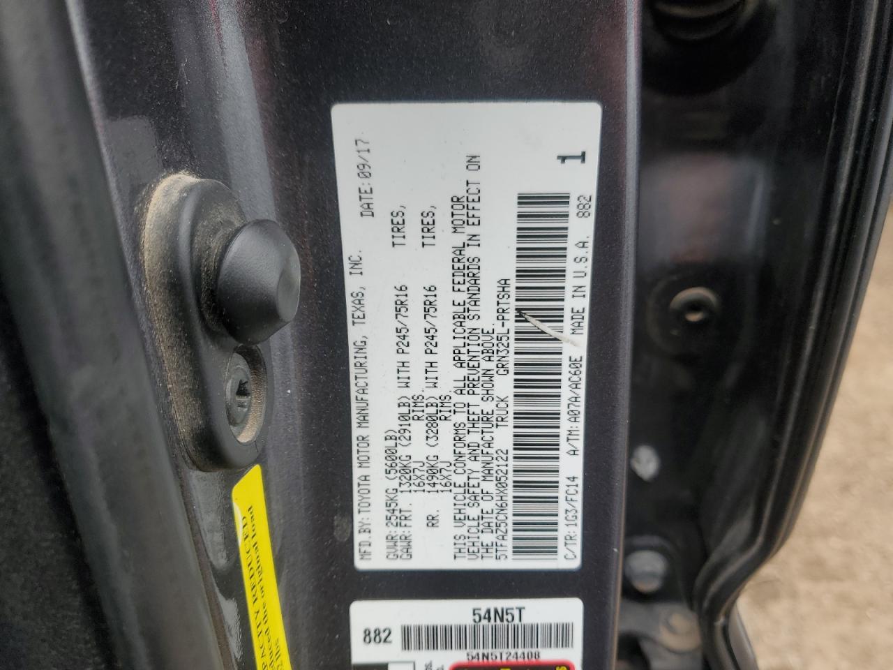 2017 Toyota Tacoma - Image 12