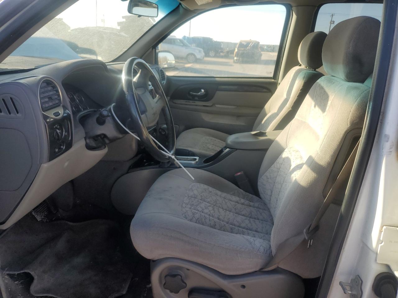 2004 GMC Envoy - Image 7
