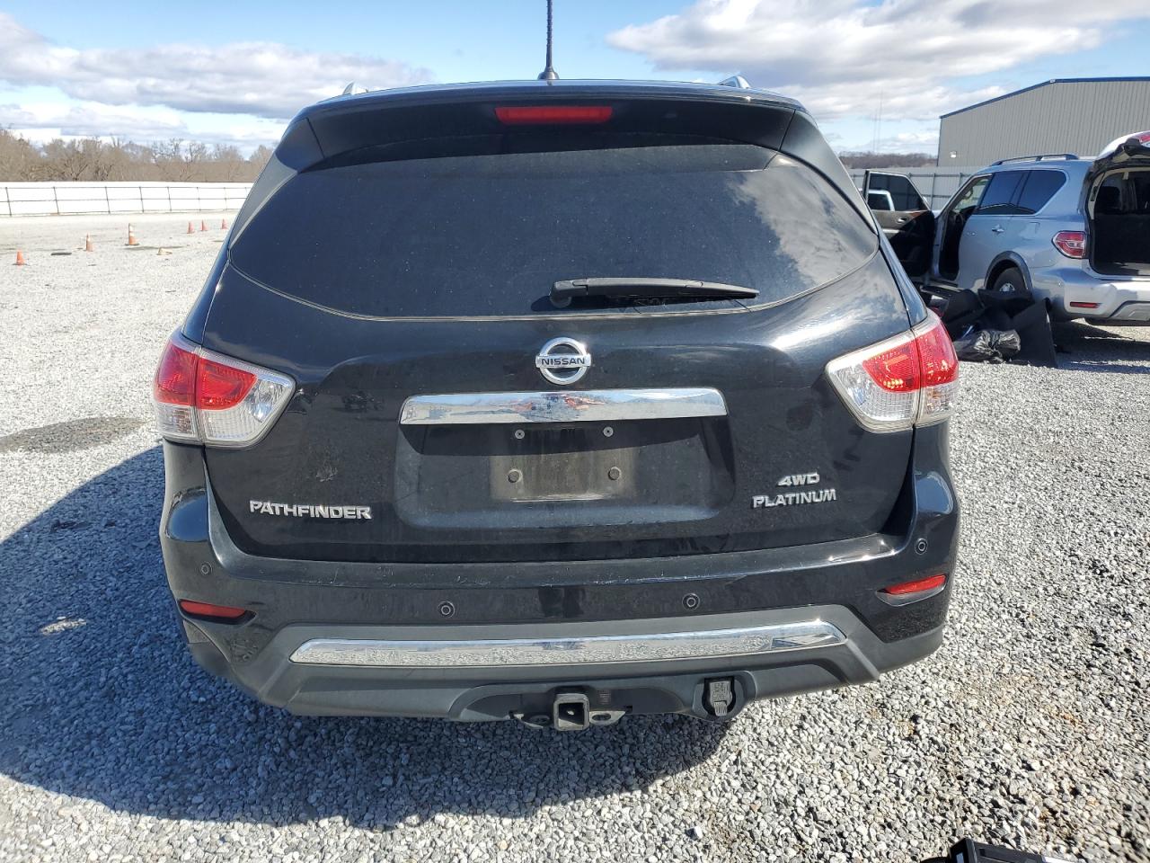 2014 Nissan Pathfinder - Image 6
