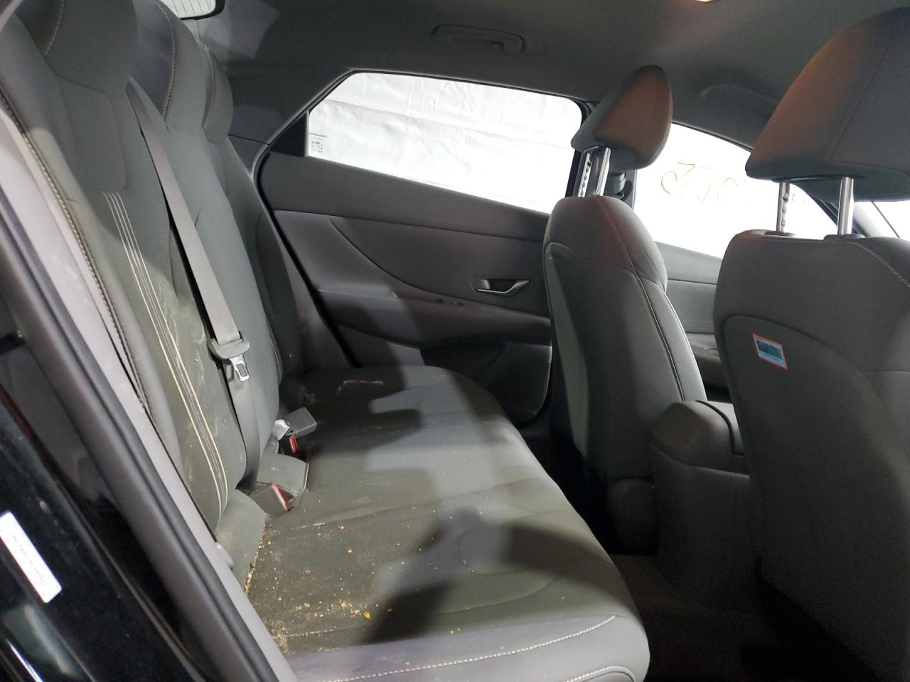 2022 Hyundai Elantra - Image 10