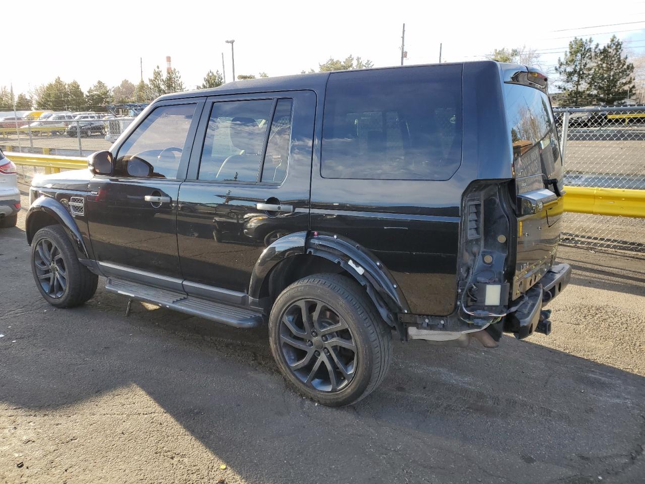 2016 Land Rover LR4 - Image 2