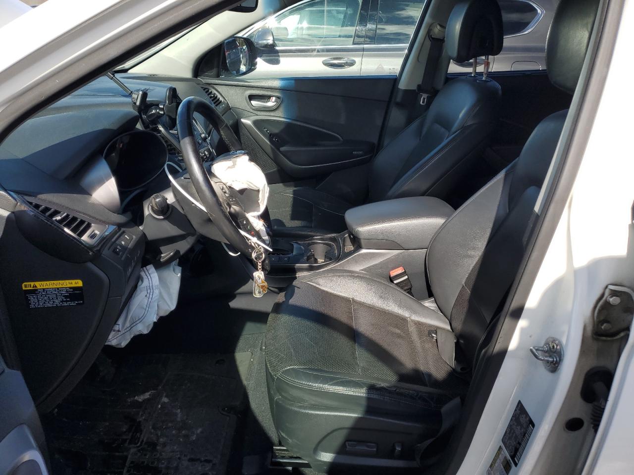 2016 Hyundai Santa Fe - Image 7
