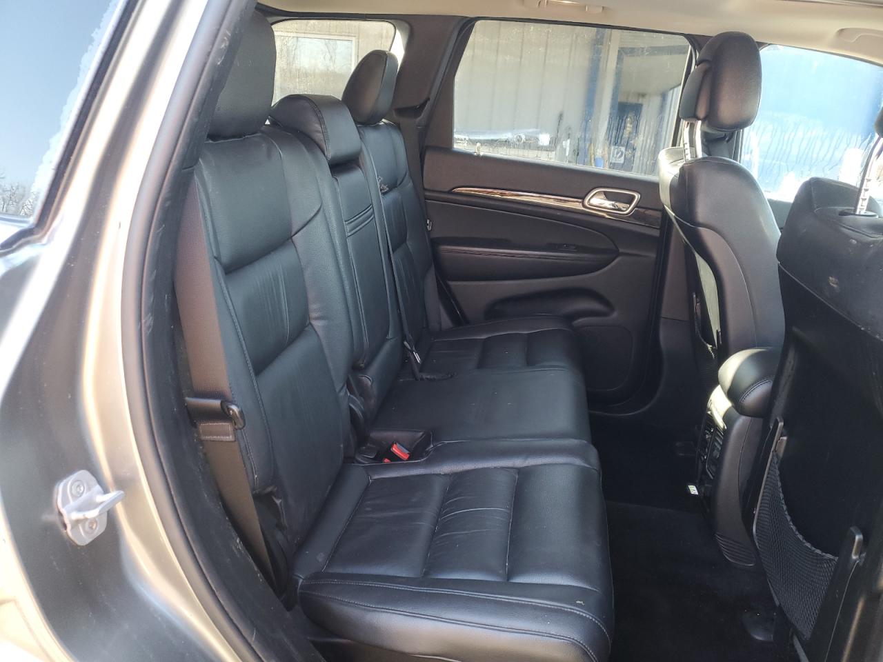2012 Jeep Grand Cherokee - Image 11