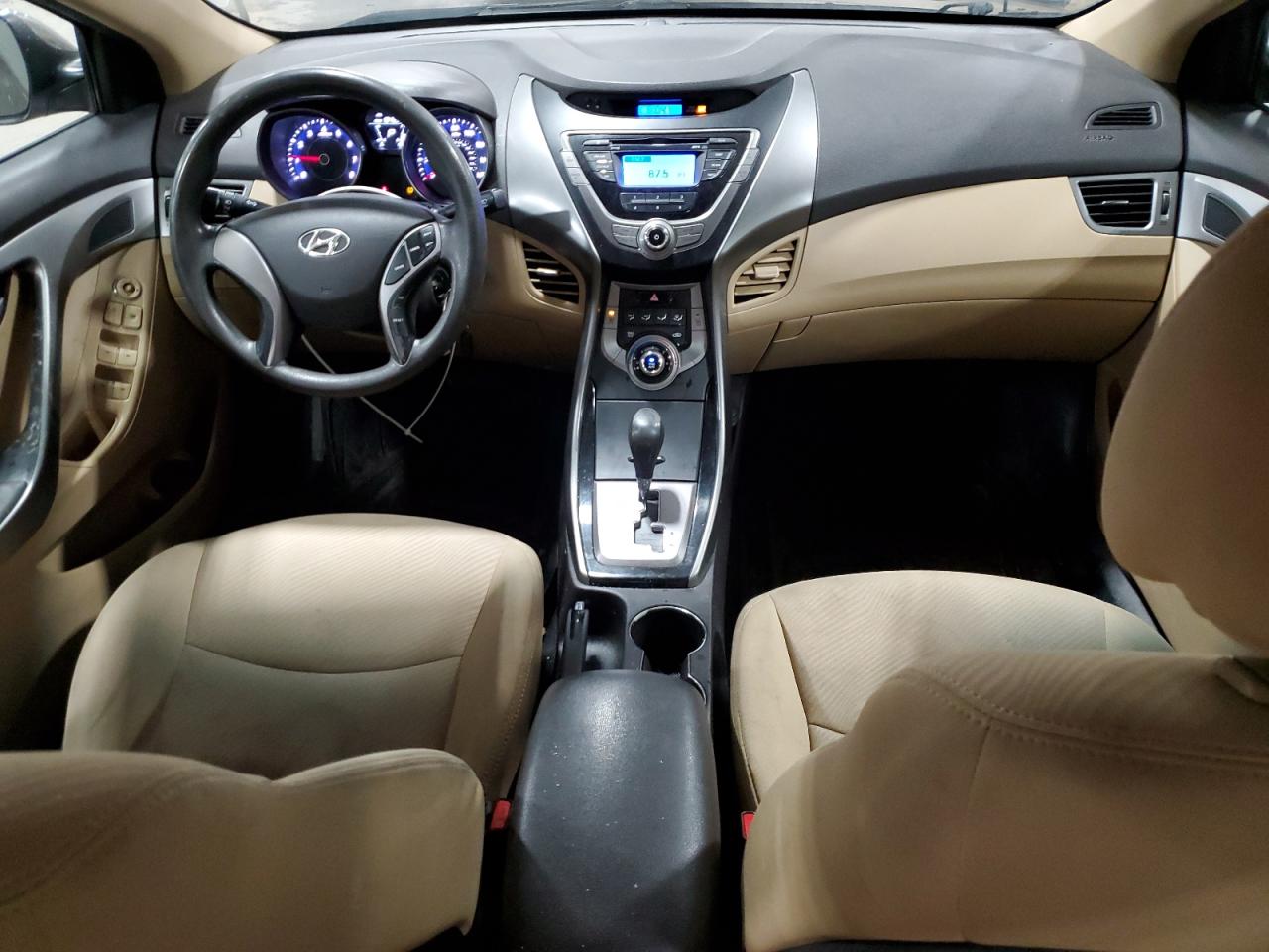2013 Hyundai Elantra - Image 8