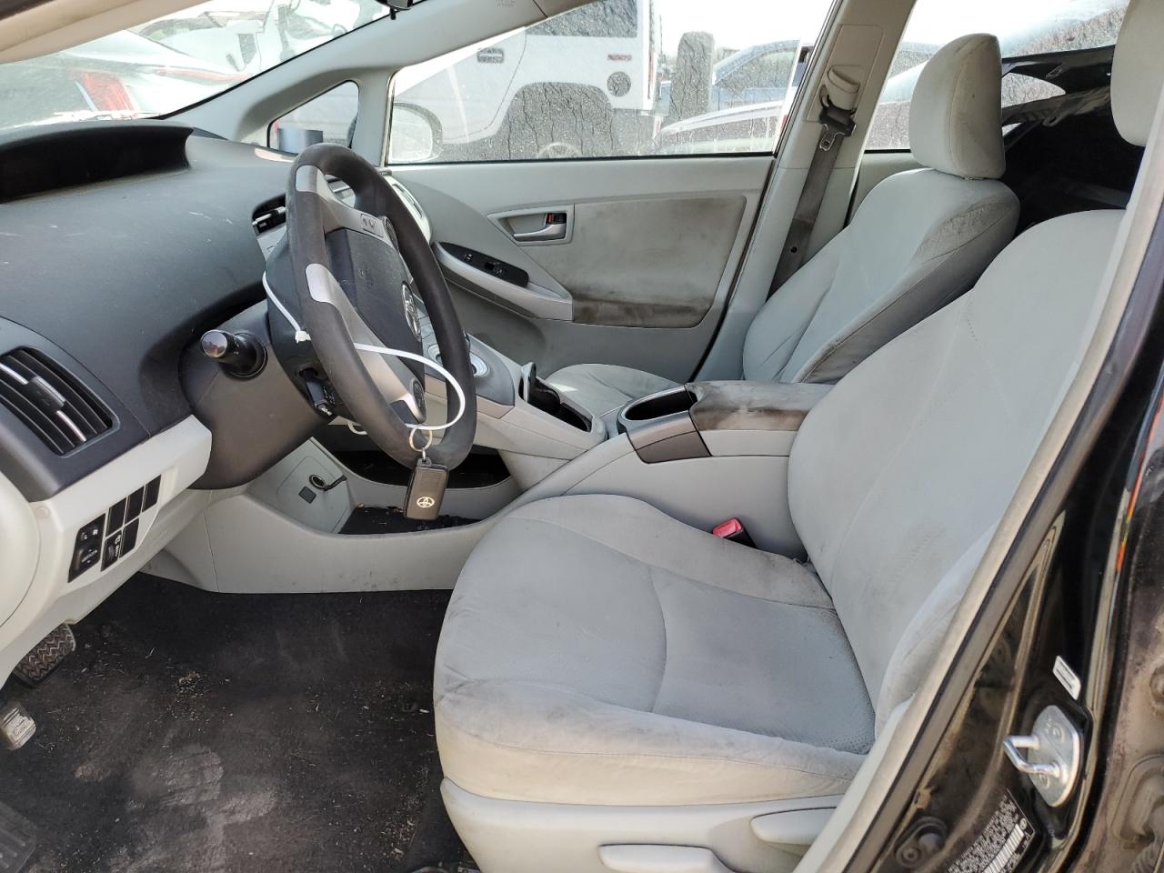 2012 Toyota Prius - Image 7