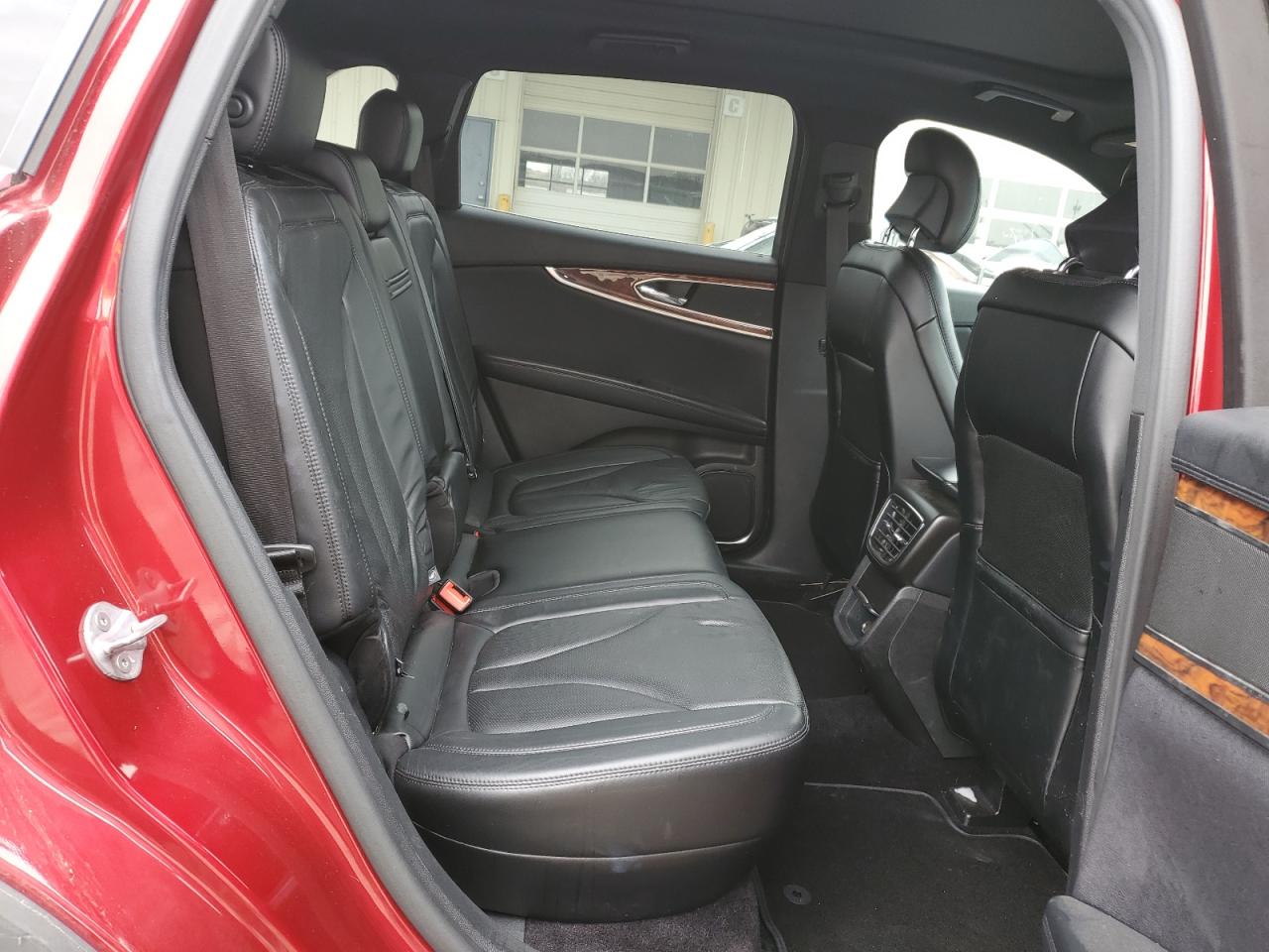 2016 Lincoln MKX - Image 11