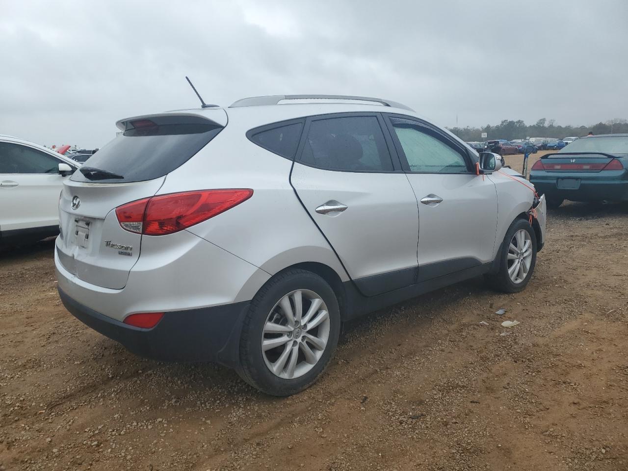 2011 Hyundai Tucson - Image 3