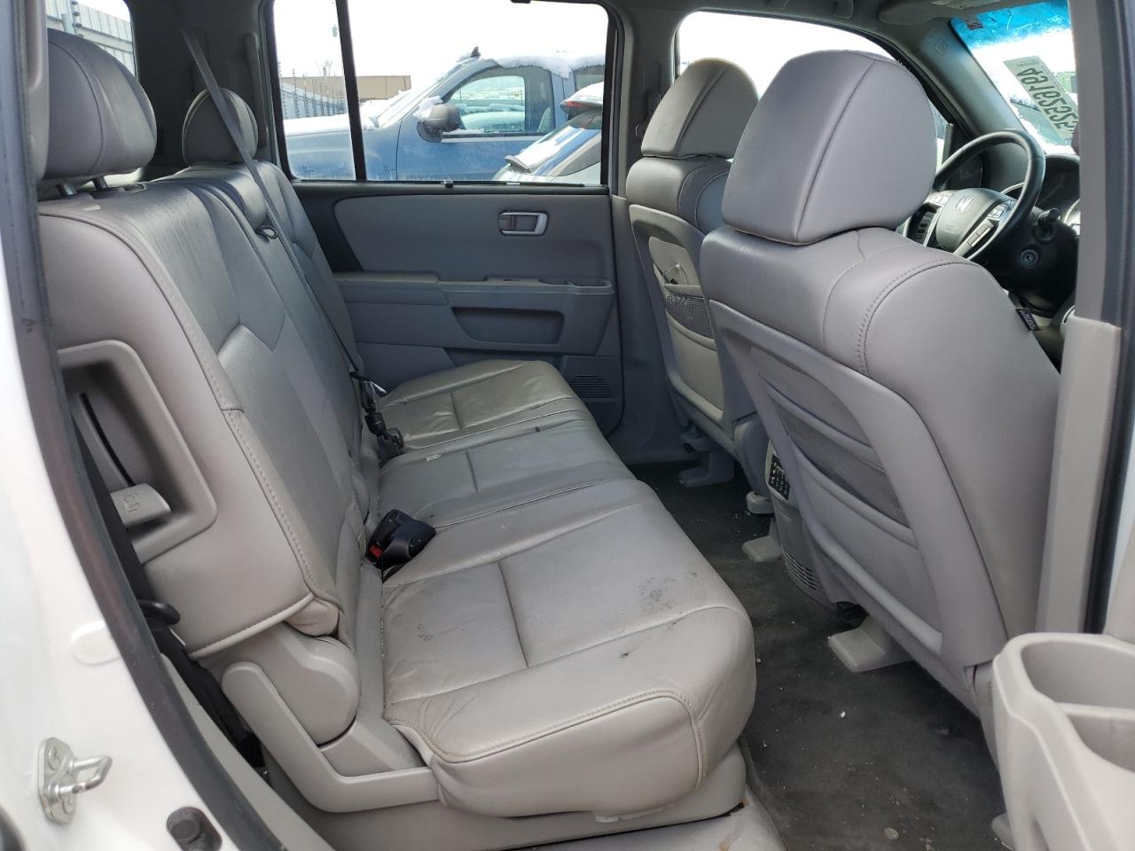 2010 Honda Pilot - Image 11
