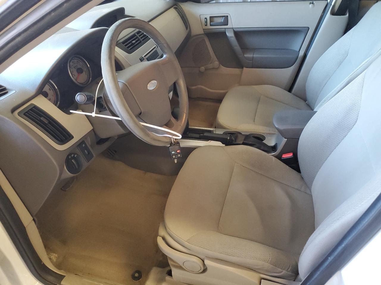 2010 Ford Focus - Image 7
