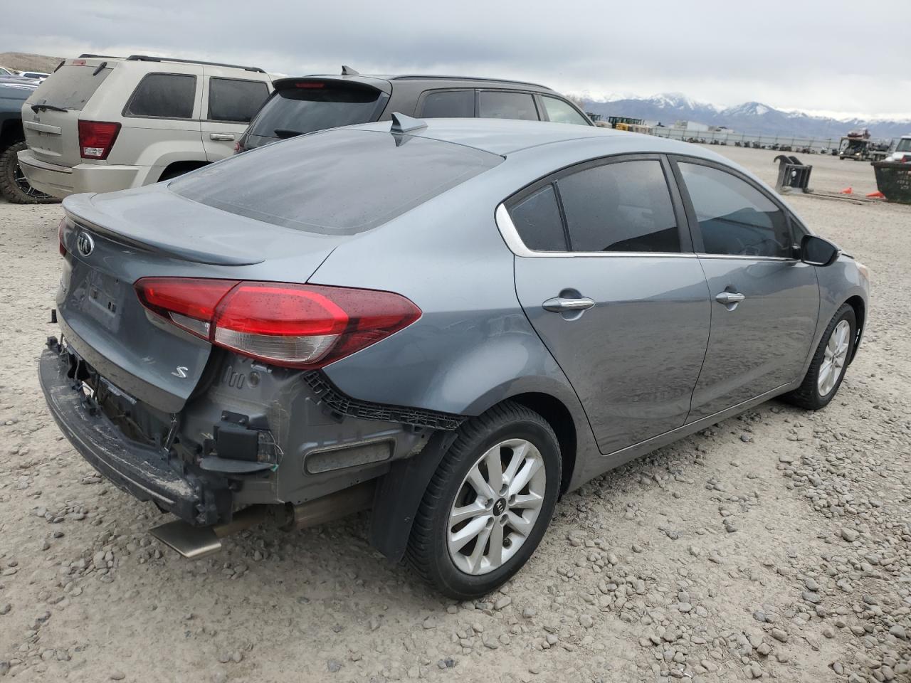 2017 Kia Forte - Image 3