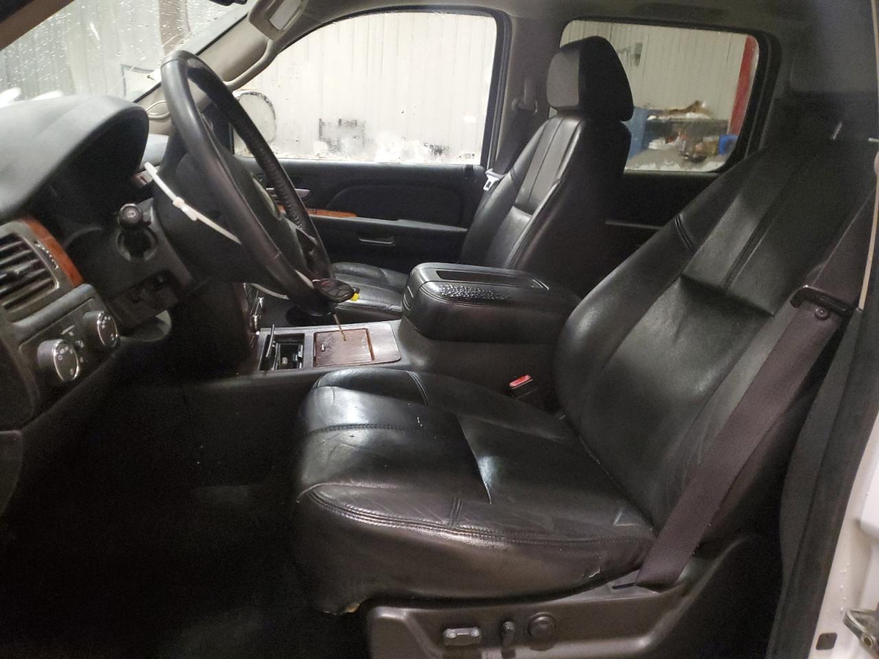 2007 Chevrolet Suburban - Image 7