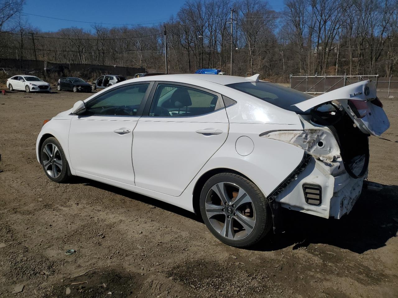 2015 Hyundai Elantra - Image 2