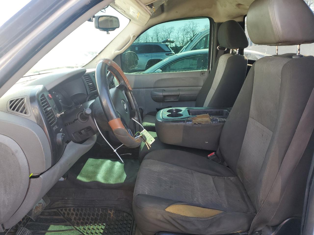 2007 Chevrolet Silverado - Image 7