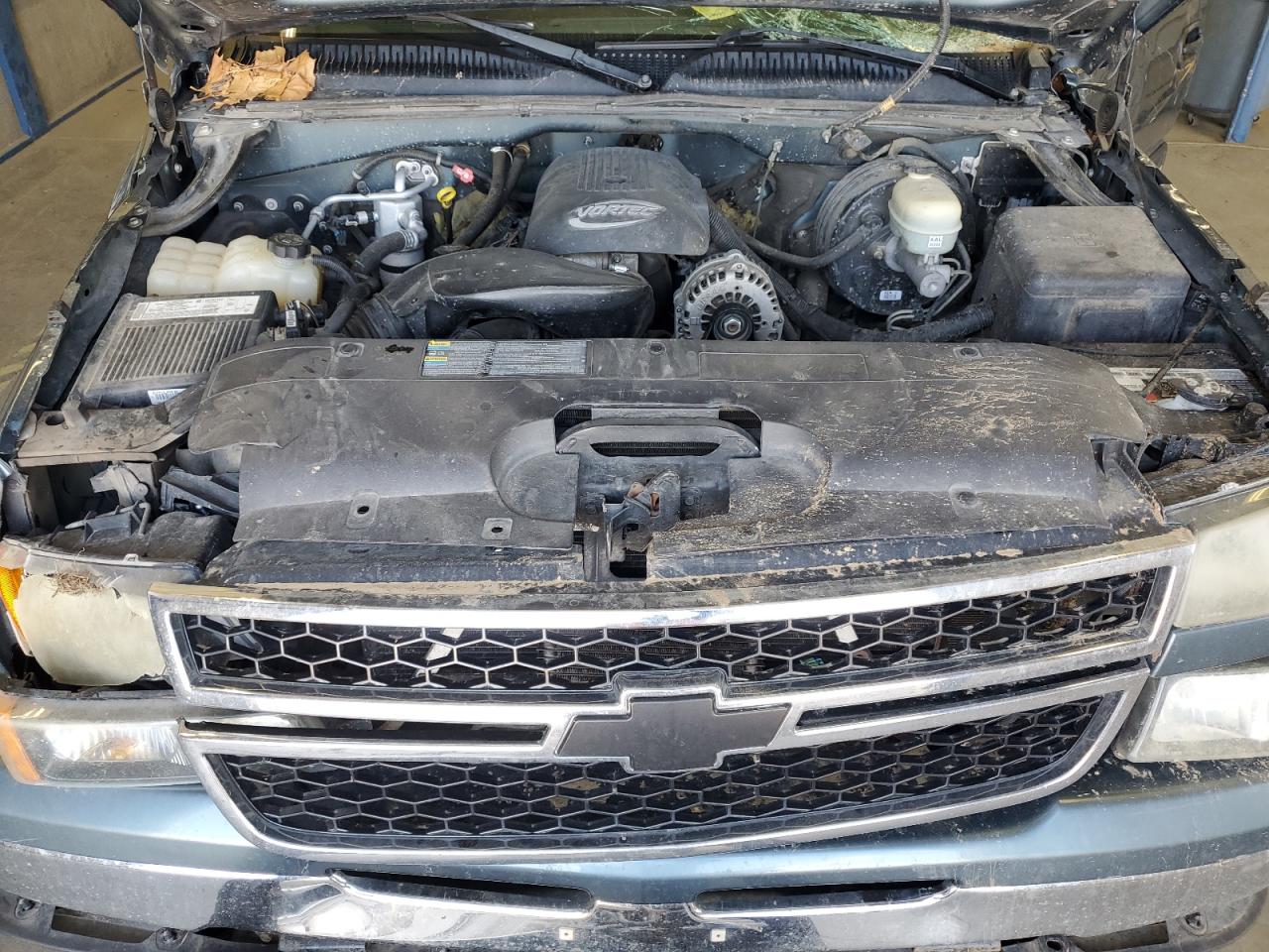 2006 Chevrolet Silverado - Image 11